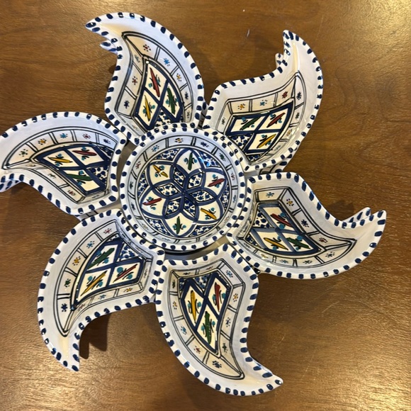 Other - Stunning star shaped serving dish